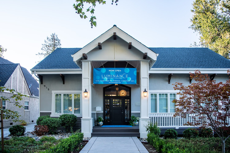 LUMINANCE REGENERATIVE BEAUTY & WELLNESS clinic