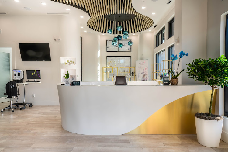 NUIQ Wellness Lounge & Med Spa clinic