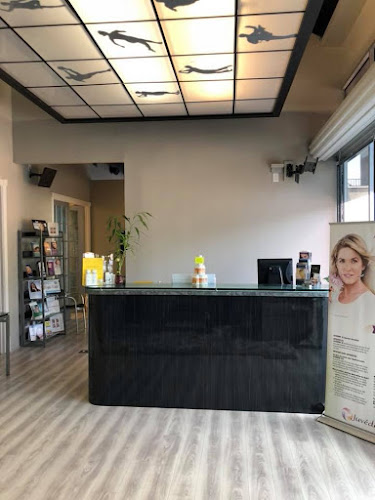 River Oaks Beauty and Weight Loss Center clinic